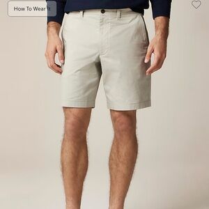 Good condition - J. Crew Men's Driftwood Flat Front Shorts. 10.5”inseam
